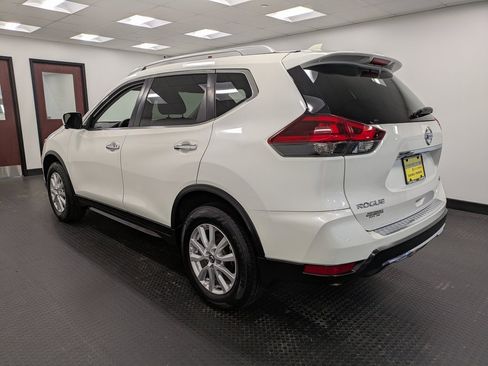 Used 2018 Nissan Rogue SV w/ Premium Package image 6