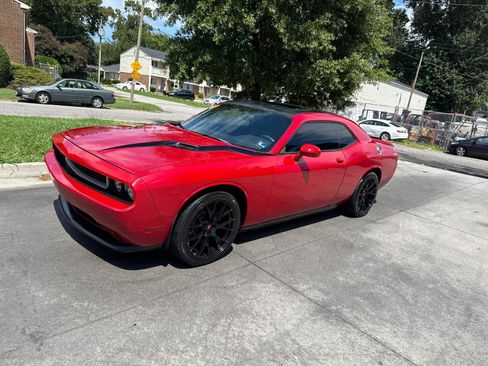 Used 2012 Dodge Challenger SXT Plus RWD image 7