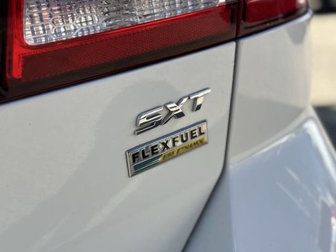 Used 2014 Dodge Journey SXT image 33