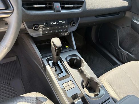 Used 2026 Subaru Outback Limited AWD/4WD image 32