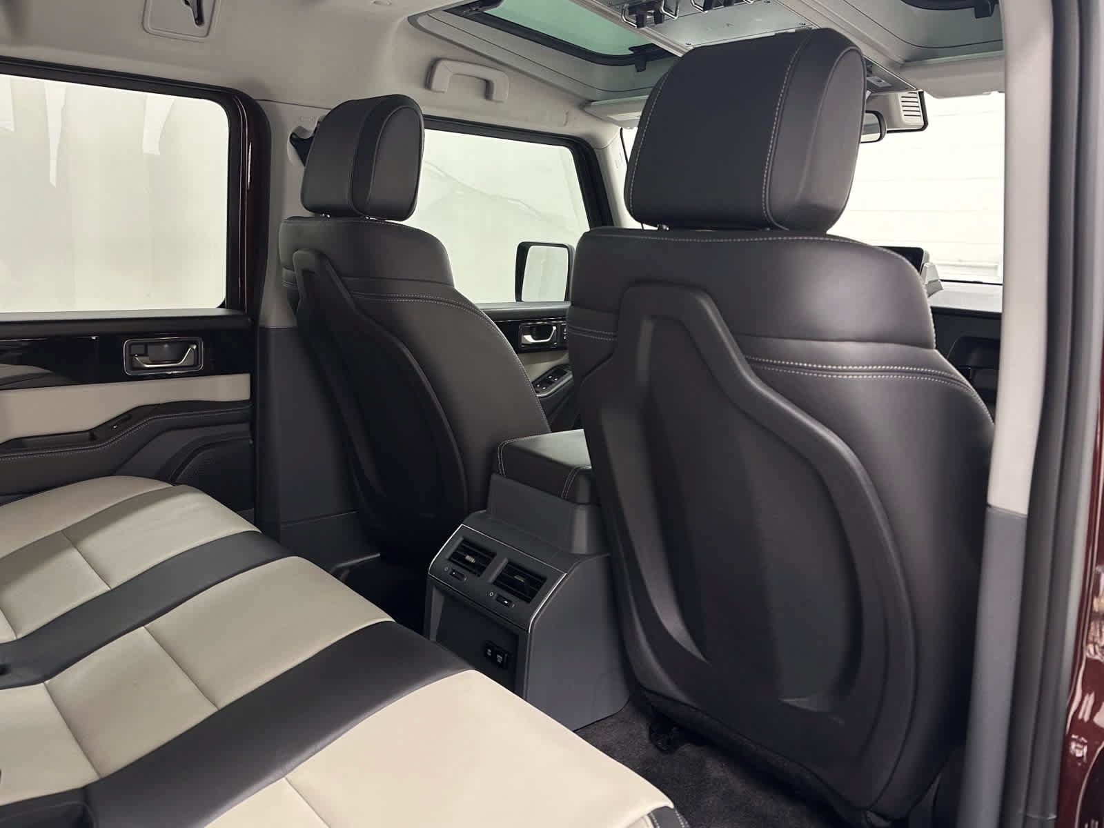 Used 2024 INEOS Grenadier Station Wagon AWD/4WD image 19