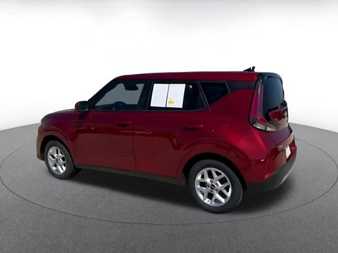 Used 2025 Kia Soul LX w/ LX Technology Package image 10