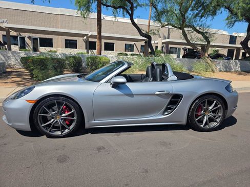 Used 2018 Porsche 718 Boxster S RWD image 6