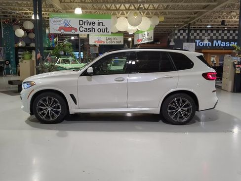 Used 2023 BMW X5 xDrive40i w/ Executive Package AWD/4WD image 11