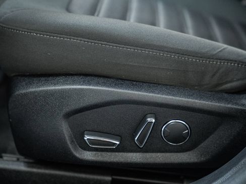 Used 2017 Ford Fusion SE FWD image 37