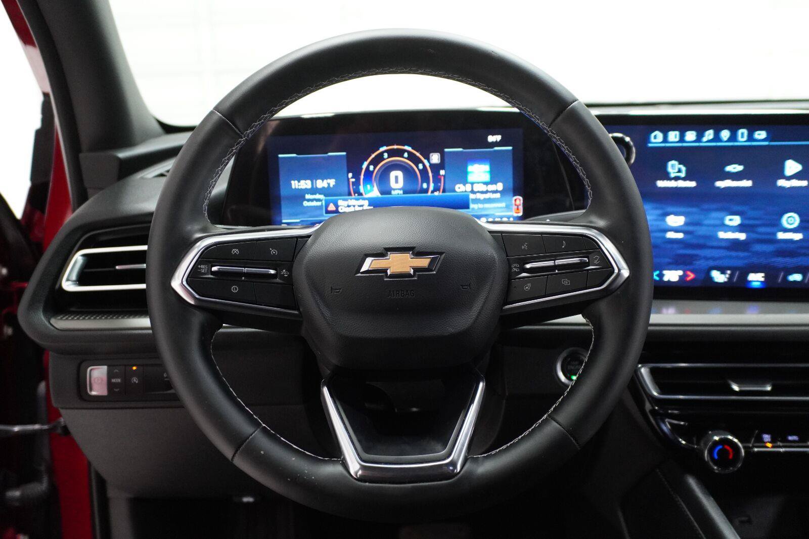 Used 2025 Chevrolet Traverse LT w/ Driver Confidence Package FWD image 17