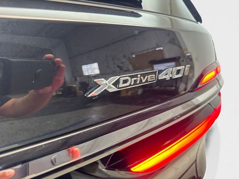 Used 2023 BMW X7 xDrive40i w/ M Sport Package AWD/4WD image 24