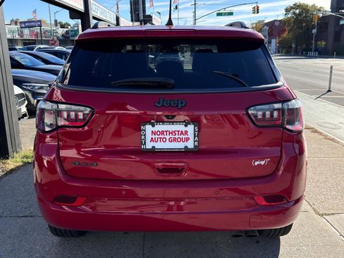 Used 2022 Jeep Compass Limited image 5