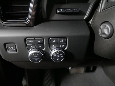 Used 2022 GMC Sierra 1500 AT4 w/ AT4 Premium Package image 26