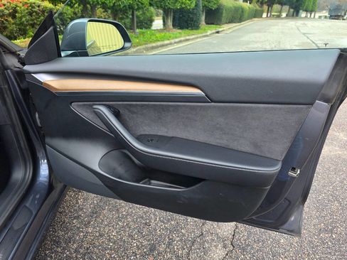 Used 2021 Tesla Model 3 Long Range image 22