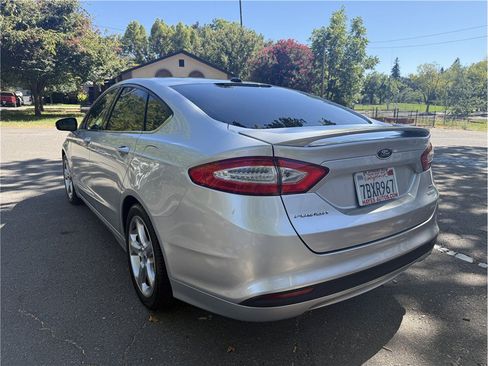 Used 2013 Ford Fusion SE FWD image 5
