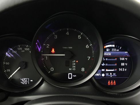 Certified 2026 Porsche Macan AWD/4WD image 16