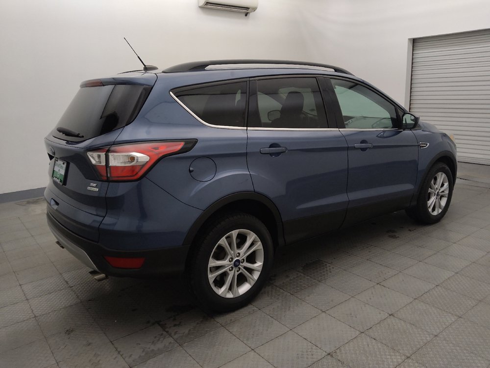 Used 2018 Ford Escape SE FWD image 10