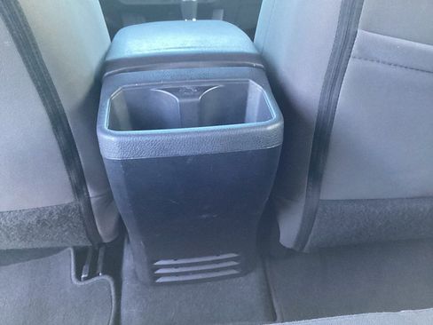 Used 2019 Toyota Tacoma TRD Sport w/ Technology Package image 18