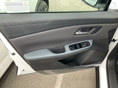 New 2026 Nissan Leaf Platinum+ w/ Cargo Package (Platinum+) image 11