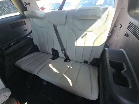 Used 2025 Hyundai Palisade SEL FWD image 11
