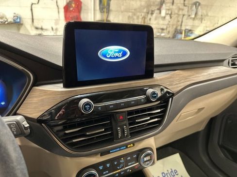 Certified 2020 Ford Escape Titanium image 18