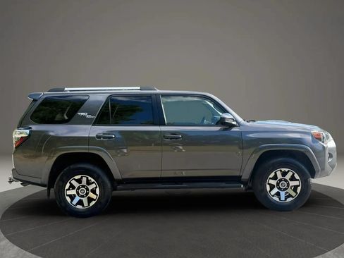 Used 2018 Toyota 4Runner TRD Off-Road AWD/4WD image 10