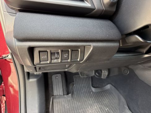 Used 2025 Subaru Outback Premium AWD/4WD image 16