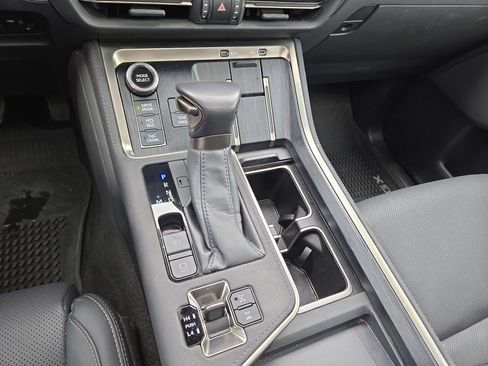Used 2024 Lexus GX 550 AWD/4WD image 22
