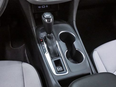 Used 2021 Chevrolet Equinox LS FWD image 17