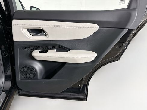 Used 2023 Nissan Ariya FWD image 31