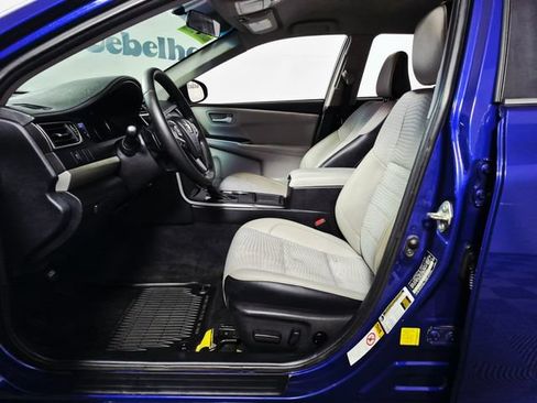 Used 2015 Toyota Camry SE FWD image 9