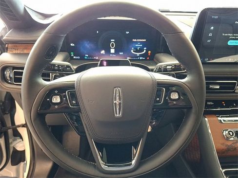 New 2025 Lincoln Aviator Black Label image 8