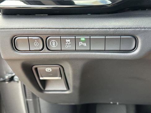 Certified 2025 Acura MDX FWD w/ Technology Package image 39