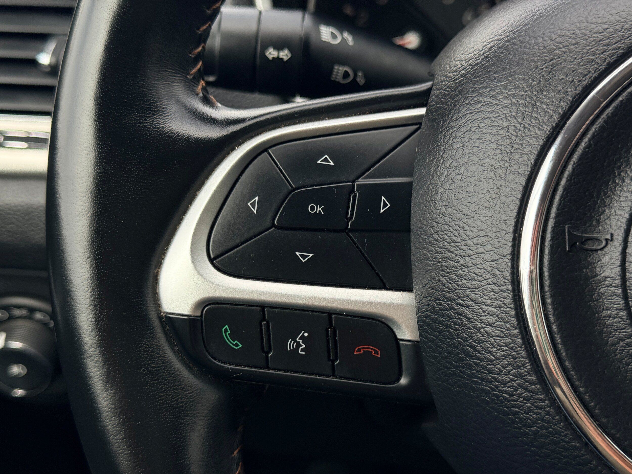 Used 2019 Jeep Compass Latitude w/ Popular Equipment Group AWD/4WD image 14