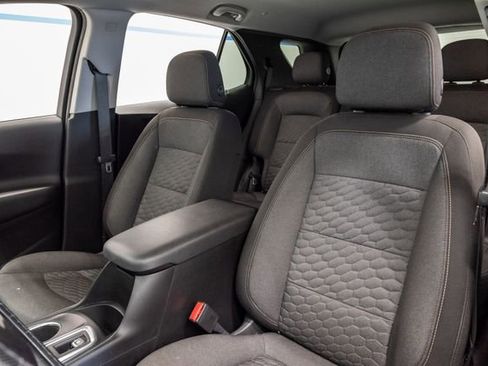 Used 2020 Chevrolet Equinox LT w/ Driver Convenience Package FWD image 9