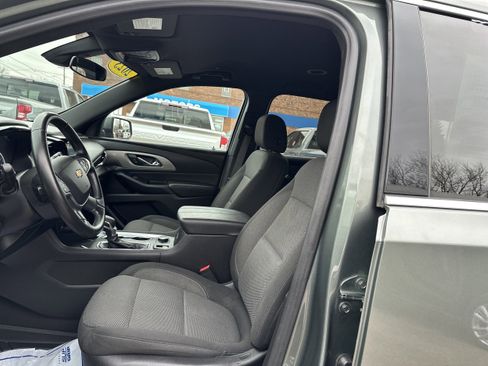 Used 2023 Chevrolet Traverse LT image 10