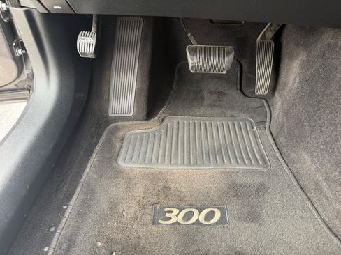 Used 2016 Chrysler 300 S RWD image 34