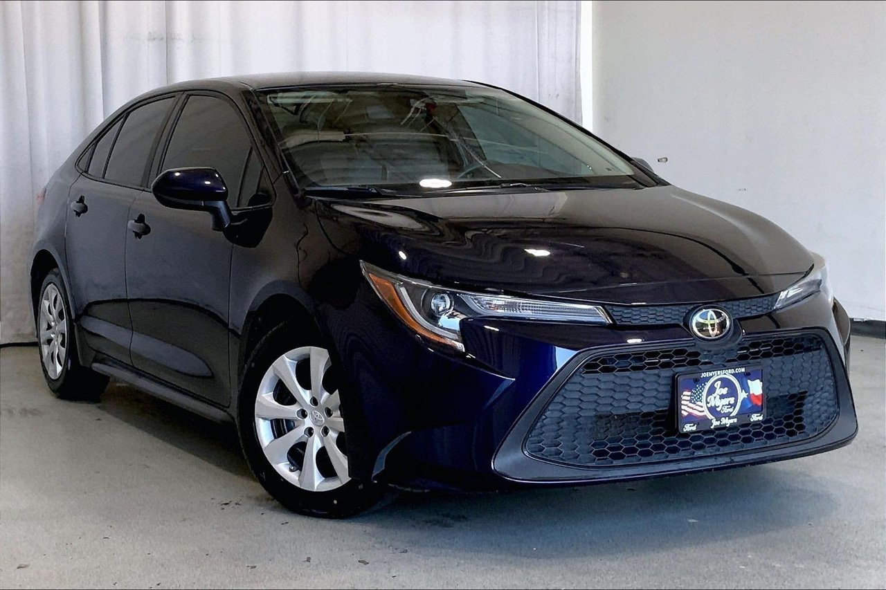 Used 2022 Toyota Corolla LE FWD image 34