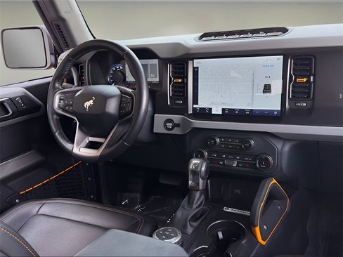 Used 2022 Ford Bronco Badlands image 11