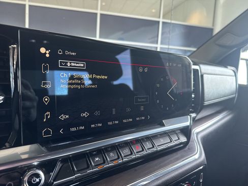 Used 2024 GMC Sierra 1500 SLT image 35