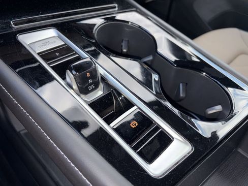 Used 2024 Volkswagen Atlas Cross Sport SE image 8