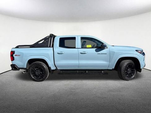 Certified 2025 Chevrolet Colorado Z71 w/ Midnight Edition AWD/4WD image 15