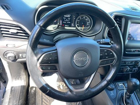 Used 2021 Jeep Cherokee Latitude Plus image 7