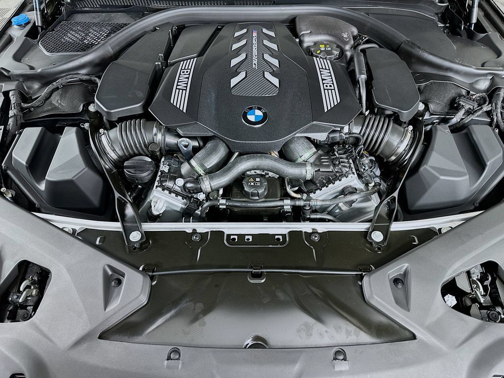 Used 2026 BMW M850i xDrive AWD/4WD image 35
