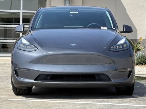 Used 2023 Tesla Model Y Performance AWD/4WD image 11