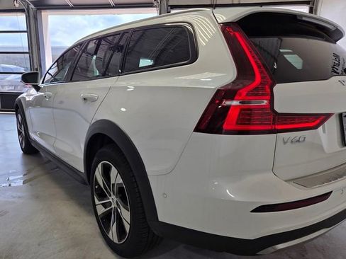Certified 2026 Volvo V60 B5 Cross Country Plus w/ Protection Package Premier AWD/4WD image 33