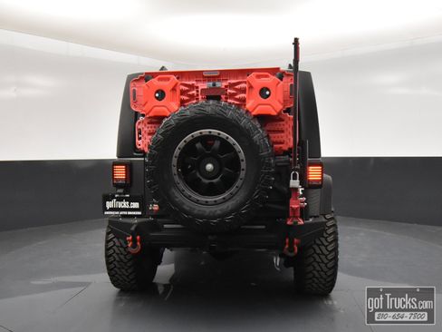 Used 2016 Jeep Wrangler Unlimited Rubicon image 6
