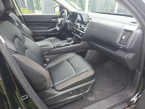 Used 2023 Nissan Pathfinder SL FWD image 20
