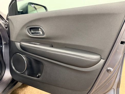 Used 2022 Honda HR-V EX image 17
