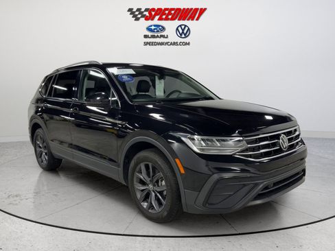 Certified 2024 Volkswagen Tiguan SE AWD/4WD image 2