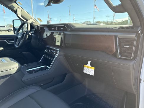 New 2026 GMC Sierra 3500 Denali w/ Denali Reserve Package image 20