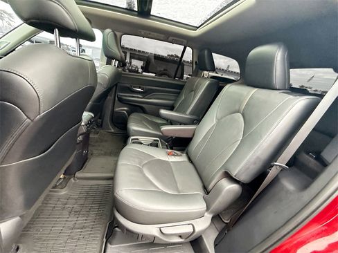 Used 2024 Toyota Grand Highlander Platinum image 26