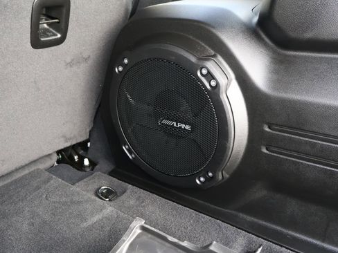 Used 2024 Jeep Wrangler Unlimited Rubicon w/ Technology Group image 22