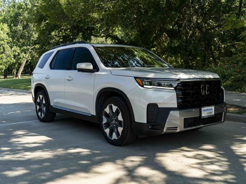 Certified 2026 Honda Pilot Elite image 2